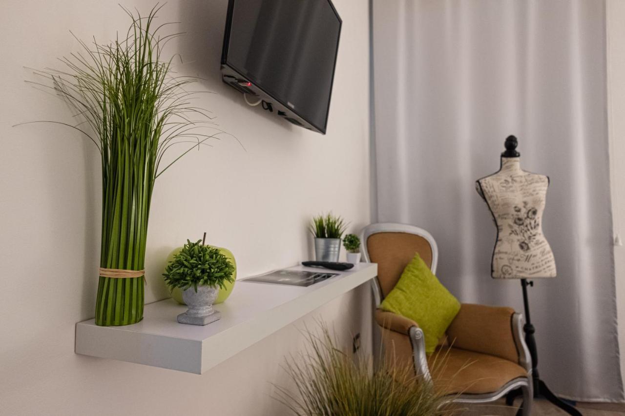 Apartamento Il Giardino Di Sybar Lecce Exterior foto