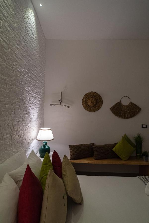 Apartamento Il Giardino Di Sybar Lecce Exterior foto